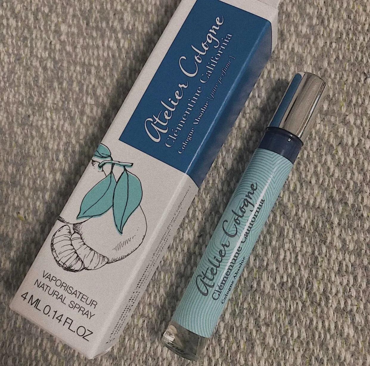 喷一些清新又好闻的香水,喷很多牌子的香水