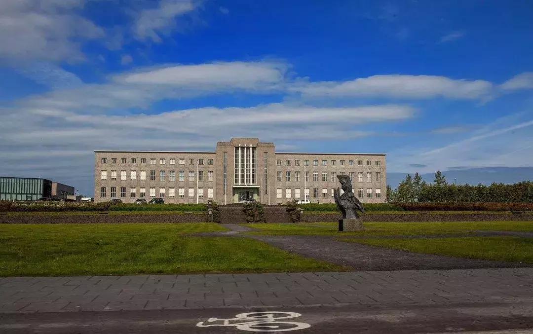 冰岛共和国的简介,冰岛共和国代表植物