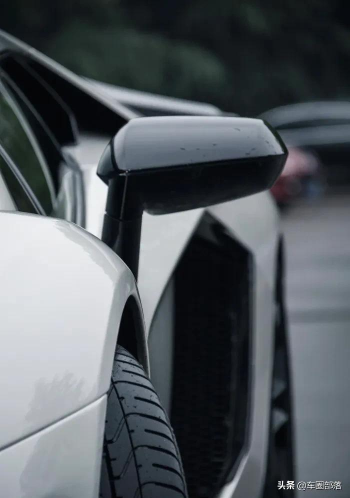 大牛aventadors和lp700有什么区别,紫色大牛aventadorsroadster