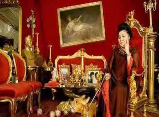 她曾获伟人世纪之吻，被称为菲律宾第一夫人，却在89岁判42年徒刑