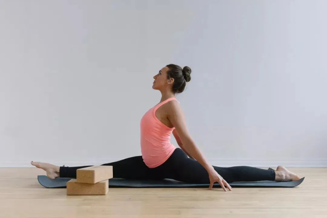 快速提高腰胯的柔韧度,0基础的学生怎么练习胯部柔韧