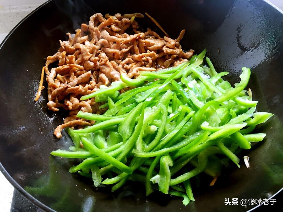 炒肉时放什么肉炒出来又嫩又滑,炒肉时如何炒出滑嫩好吃的肉