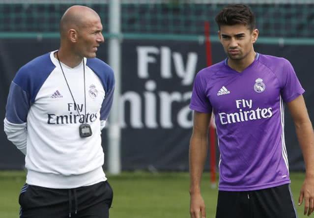 齐达内人球合一,齐达内控球能力出神入化