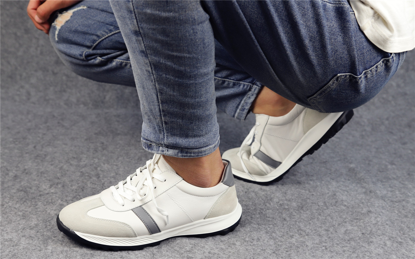 和潮流同步，与健康共舞：七面男士轻弹运动休闲鞋体验