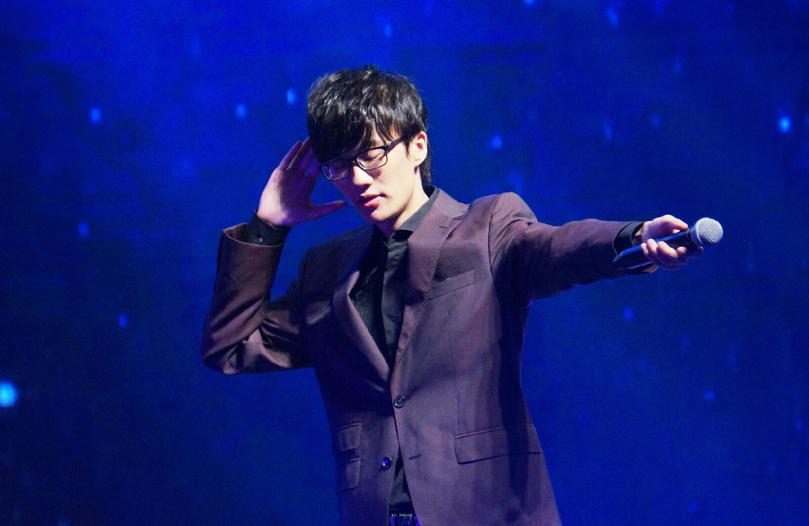 十年了许嵩凭什么还这么火,90年的许嵩到底有多火