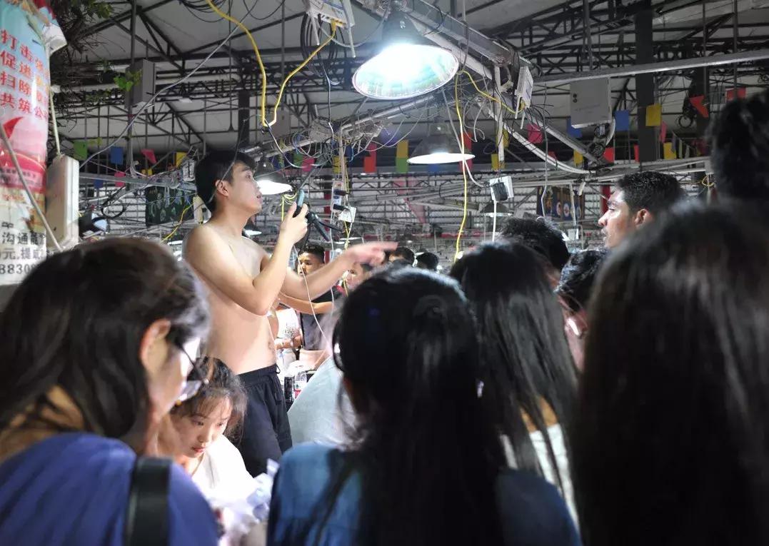 深度调查疯狂生长的翡翠直播,新疆疯狂的石头直播