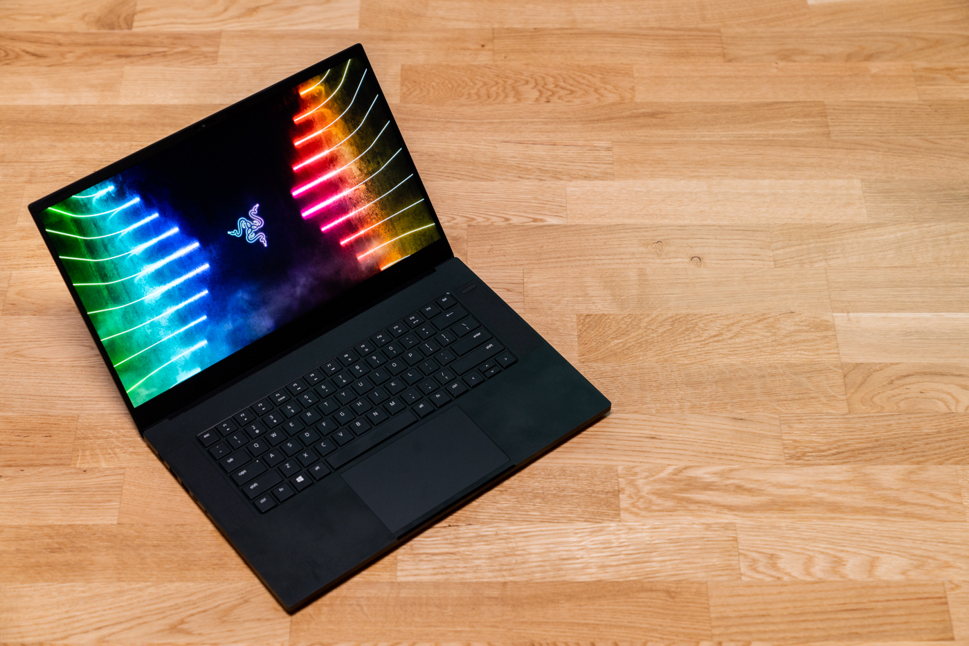 雷蛇灵刃15标准版精英版对比,雷蛇灵刃15标准版对比精英版