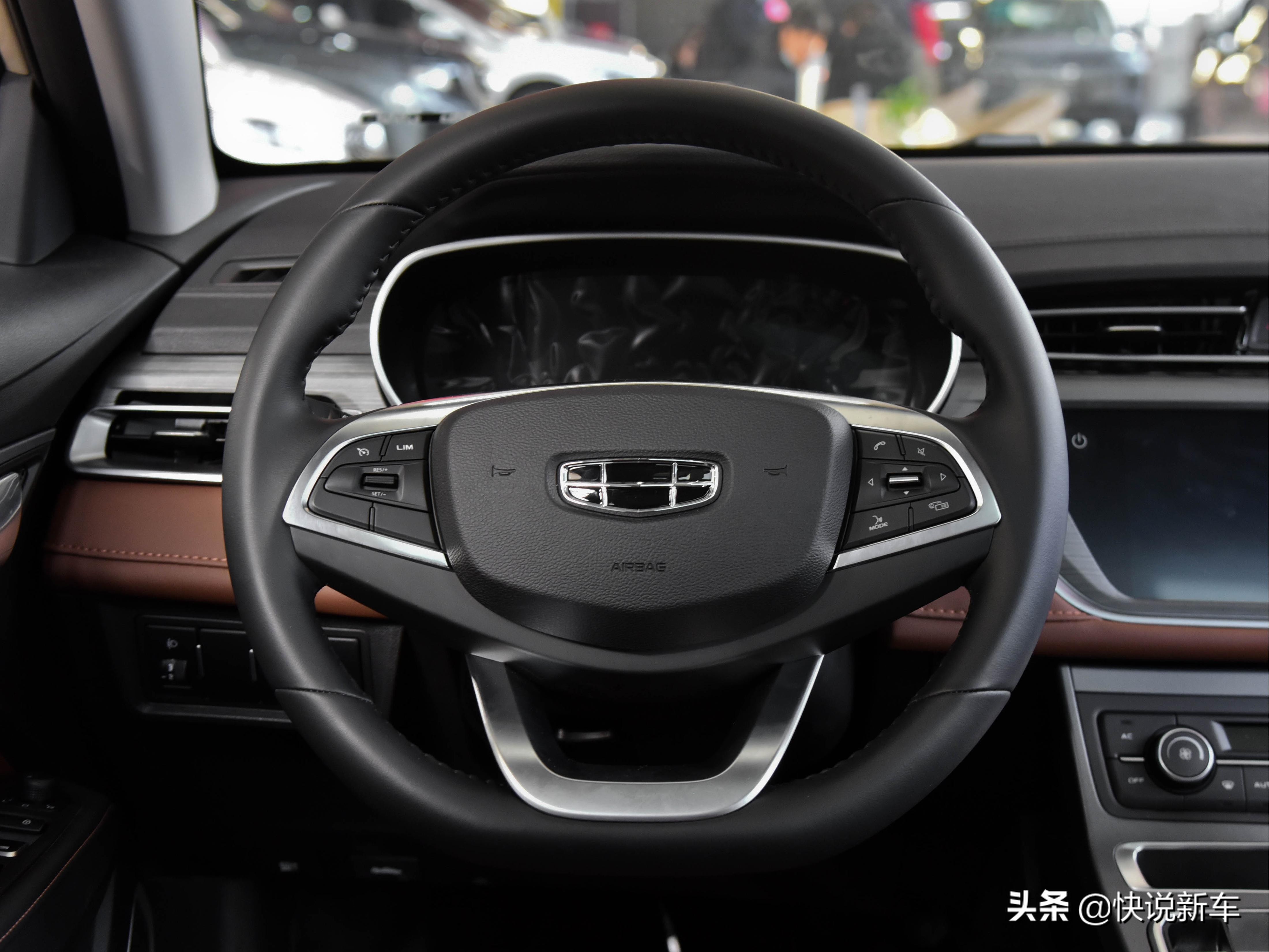 吉利帝豪gs油耗1.4t多少一公里,油耗低动力足空间大性能好