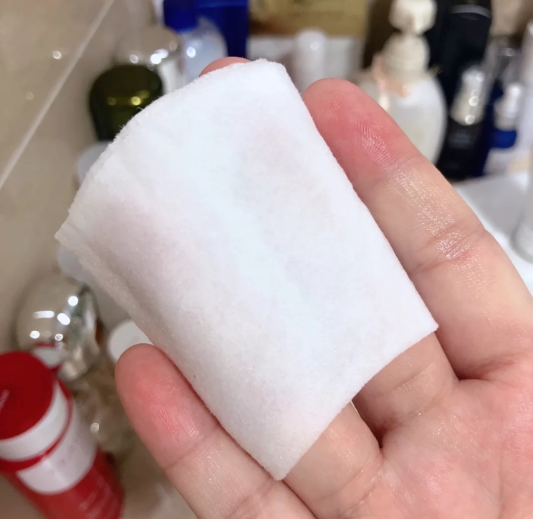 用完爽肤水洗脸的正确方法,每天清水洗脸后擦爽肤水可以吗