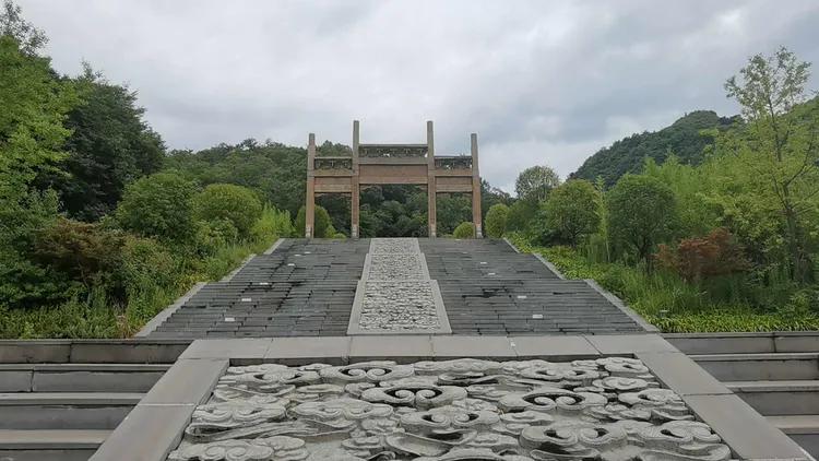 黔南第一山在什么地方,黔南第一山在哪里