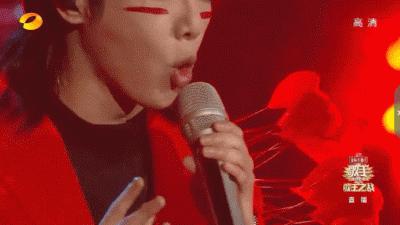 除了粉丝都说他不配？