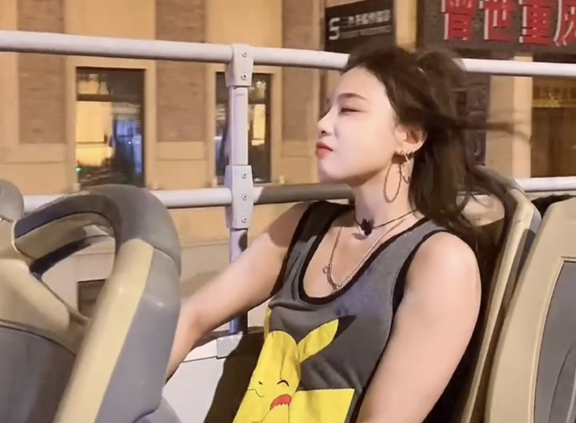 网红猫猫子直播自杀的原因揪心！因网友怂恿才逞强喝下农药