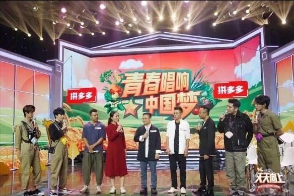 初中生扎堆直播妄想暴富，李佳琦背后团队曝光：醒醒吧，孩子