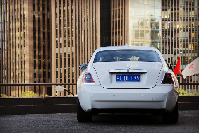 全新一代劳斯莱斯古思特,豪华180评测