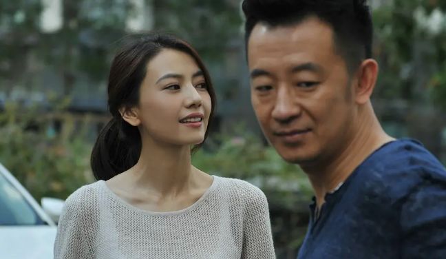 高圆圆产后露肩衫,高圆圆产后复出首封小露香肩