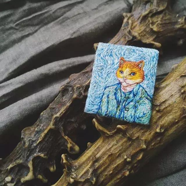 当一个程序员迷上了刺绣，就算手骨折了也无法阻止她……