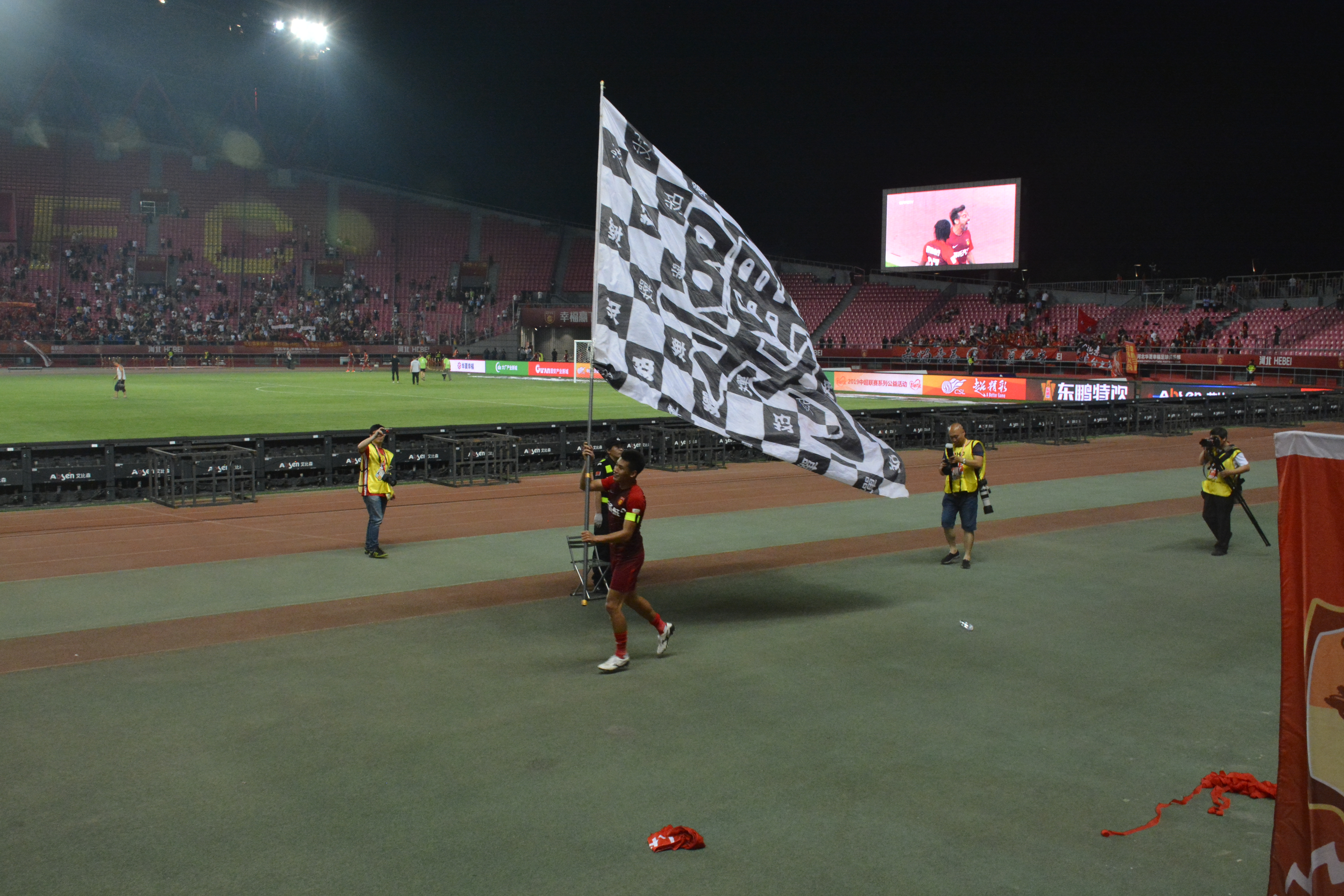 张呈栋高光,张呈栋赛后绕场致谢