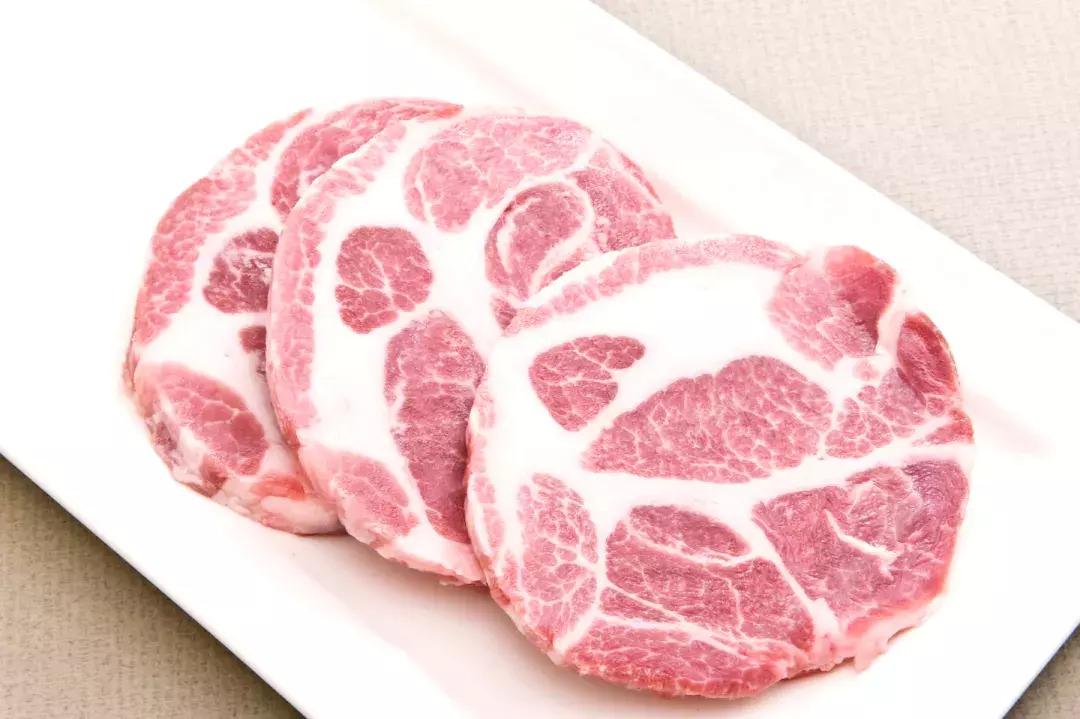 在德国吃小猪头,在德国吃香肠