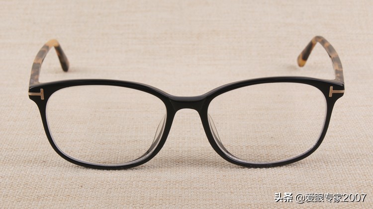 眼镜坏了没有胶带和胶水怎么补救,眼镜坏了去维修要钱吗