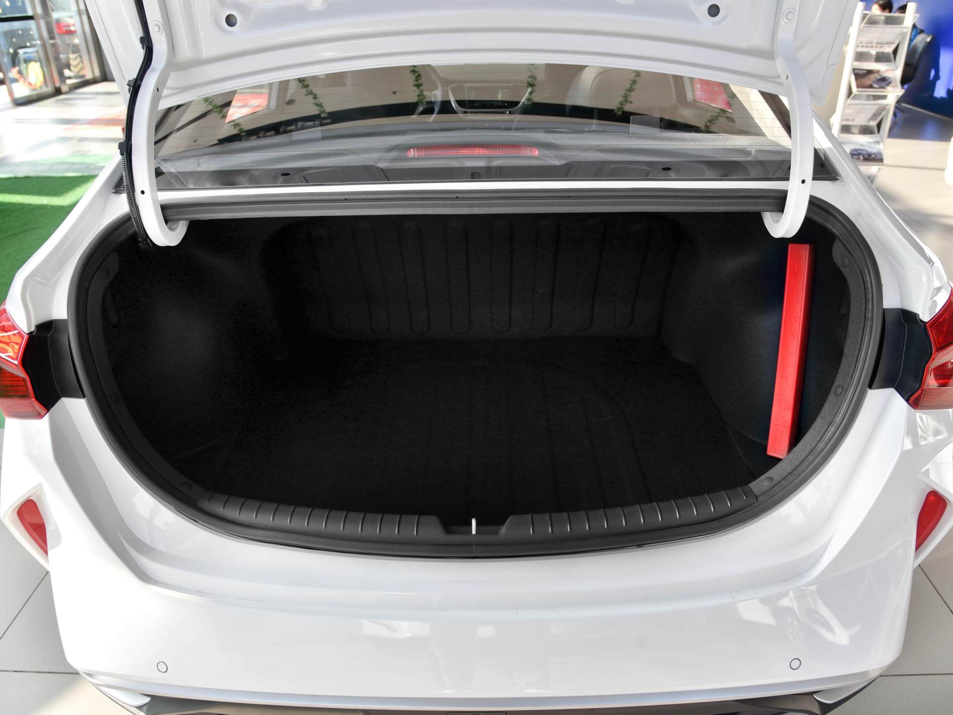 合资车白菜价,17年现代悦纳两厢价格