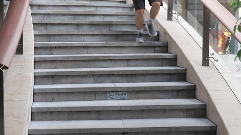 休闲运动鞋便宜没好货？硬核测试美国名牌、淘宝小米有品百元爆款