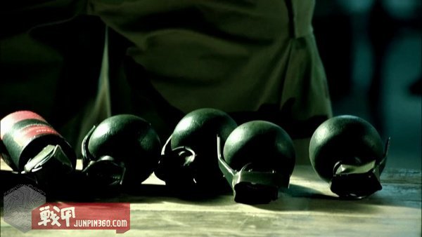 美国黑鹰战机坠落视频,十部顶级战争大片黑鹰坠落