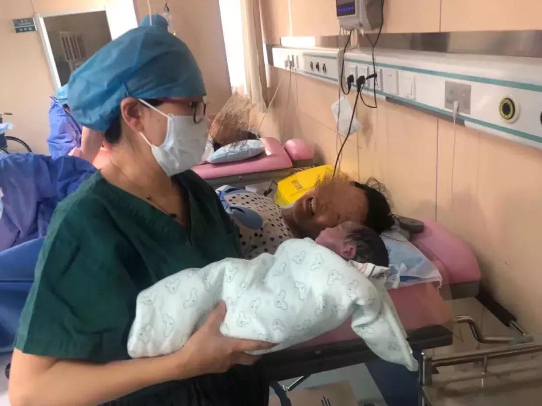 首例试管婴儿诞生于哪个国家,阜阳首例试管婴儿诞生