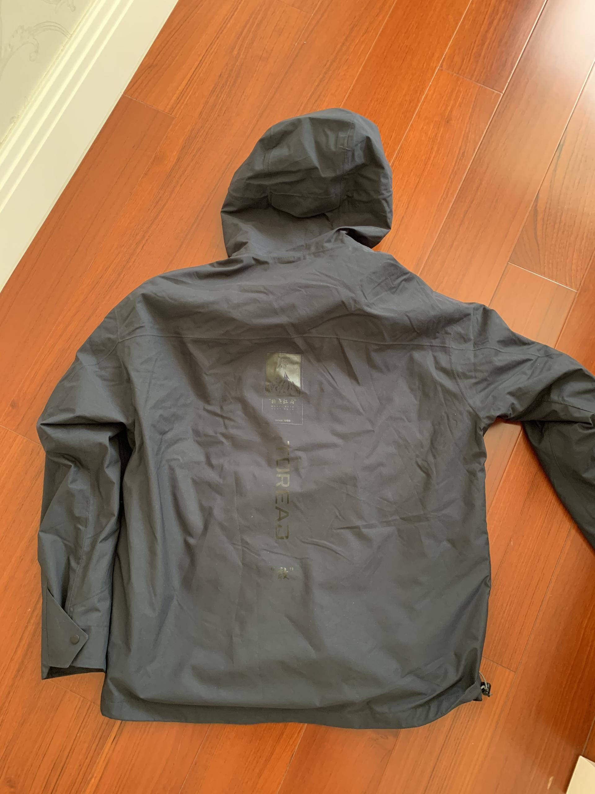 机能风冲锋衣探路者,探路者都市灰冲锋衣