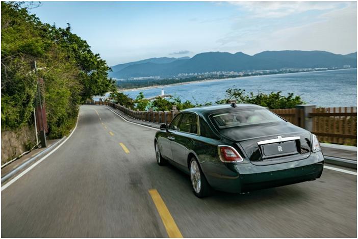 试驾劳斯莱斯古思特新款,新款劳斯莱斯古思特沉浸式体验