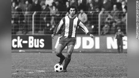 盖德穆勒去世时间,德国传奇球星盖德穆勒去世
