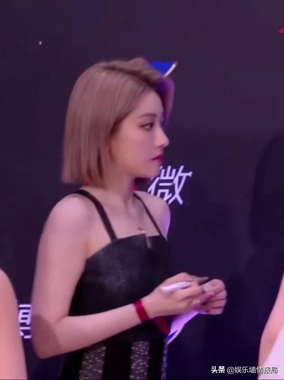 裙子被大风刮起来说说,the9喻言到底有多厉害