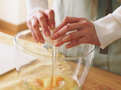 单手打蛋的技巧视频,单手打蛋