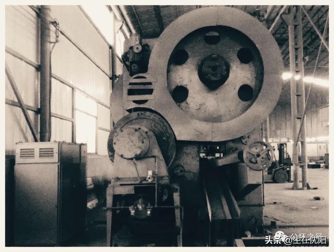 宀佹湀閽╂矇,鏃ユ湰涓滄磱鏈烘閲戝睘鏍紡浼氱ぞ