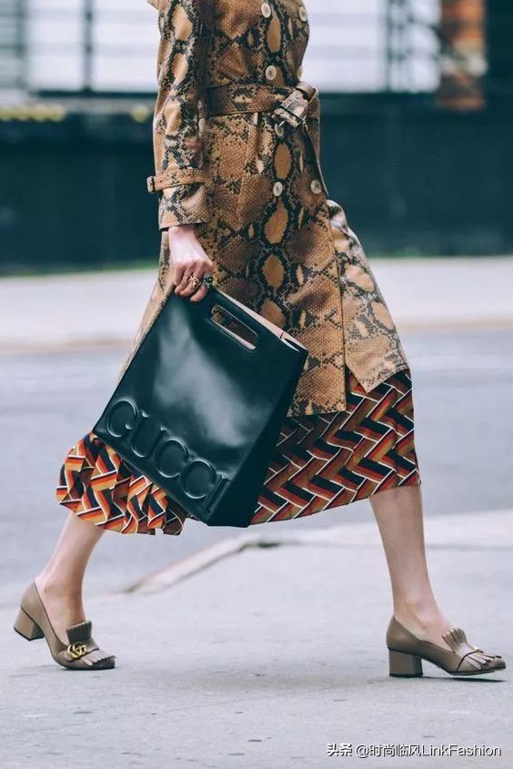 今年流行大包 (今年女士流行格子大包)