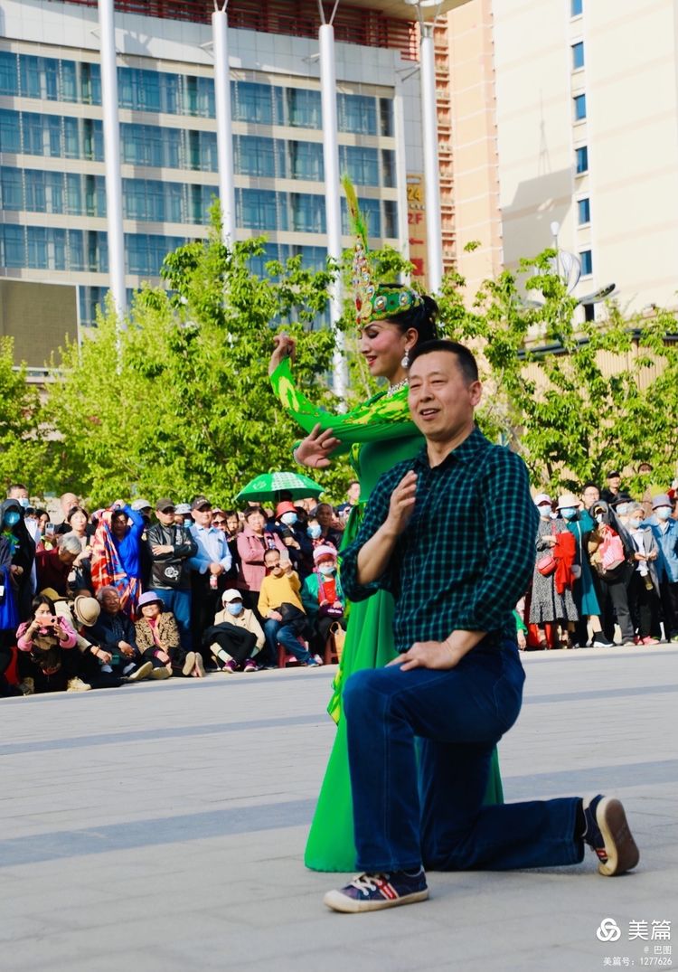 洛阳牡丹广场新疆舞视频,洛阳牡丹广场爵士舞