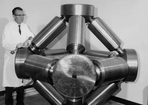 河南人工钻石为什么还那么贵,没加工的钻石价值