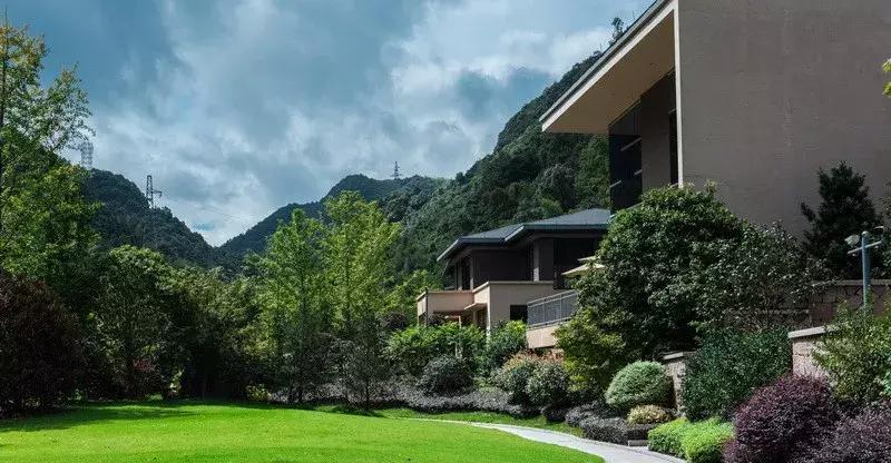 鞍山独门独院温泉民宿可住30多人 (北京昌平一宿三餐100元温泉民宿)