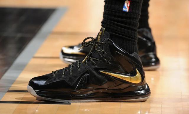 詹姆斯19代翻新,詹姆斯20代配色曝光