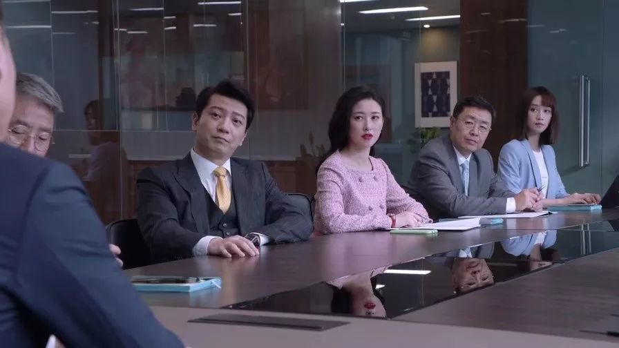 栗娜升职了吗,栗娜穿了多少套连衣裙