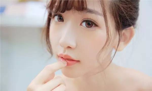 女人脸上的哪个五官会吸引男人,五官大气的女人脸上有哪些特征