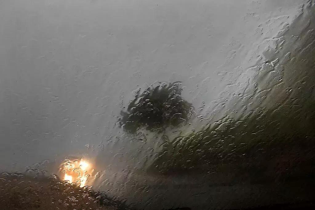 阴雨天怎么拍风景视频,阴雨天怎么拍胶片照好呢