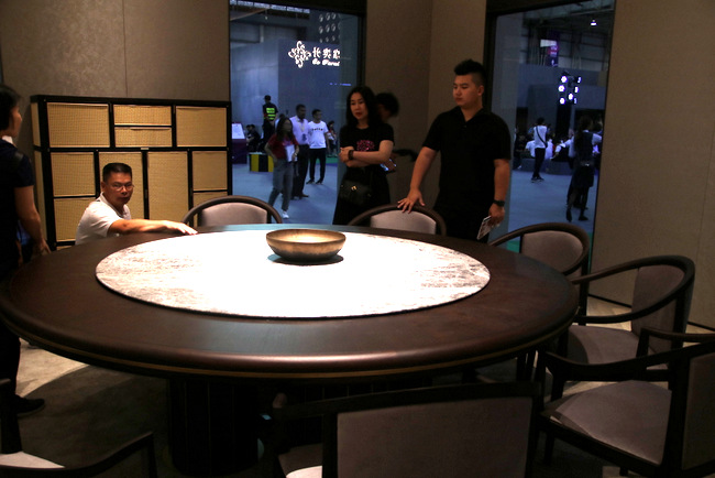 14位主编挑刺传说中重新定义整装的大宅，这是观后感