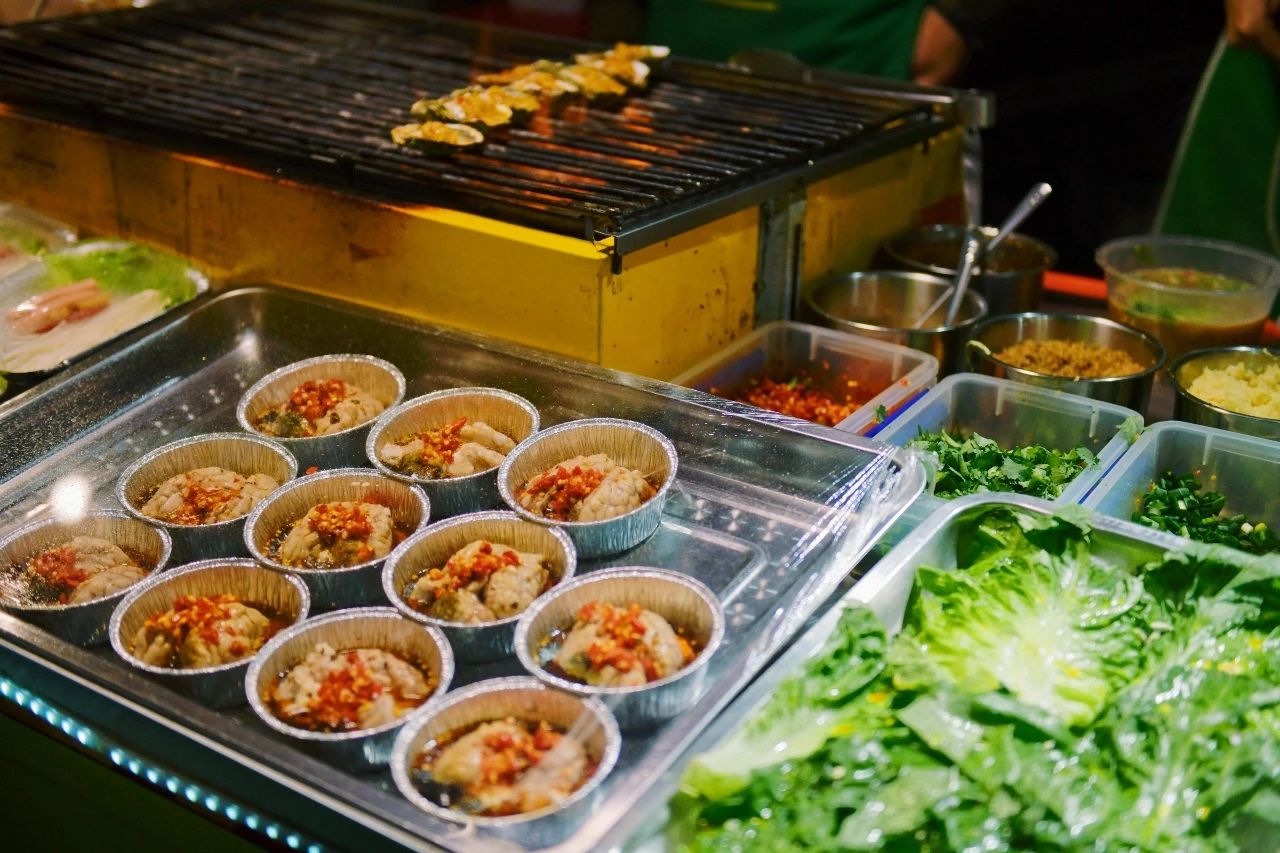 成都建设路美食街和春熙路哪个好,探寻成都更具特色的美食街