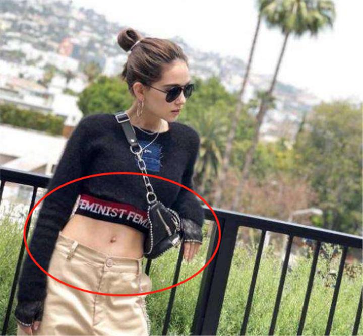 昆凌剖三胎,昆凌穿露脐装秀腹肌