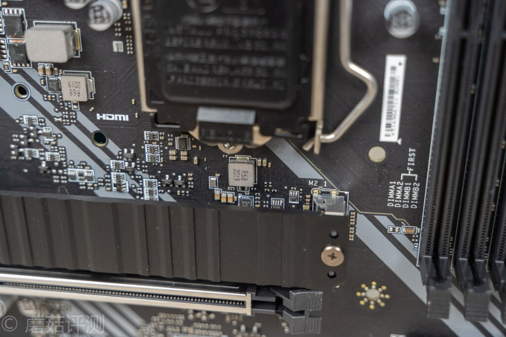 不以电感数量，论供电能力好坏、微星B460M火箭炮主板评测