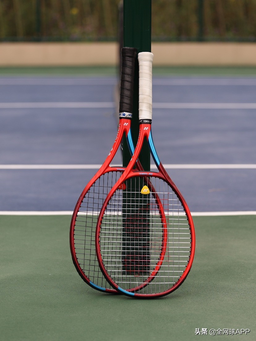 2021新款YONEXVCORE100网球拍测评