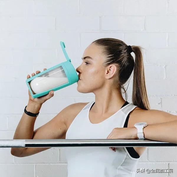 曾经入选奥斯卡礼品包的摇摇杯来了，360°无死角的圆底，易清理