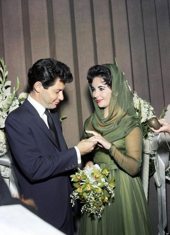 穿漂亮的婚纱,穿特别好看的婚纱