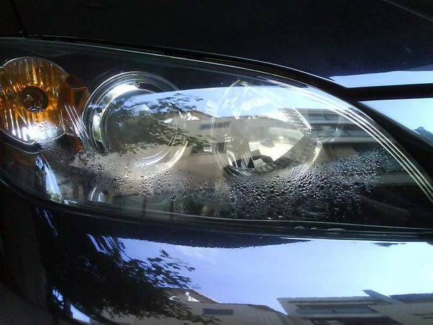 大灯内有雾气怎么回事,宝马大灯进水有雾气怎么修理