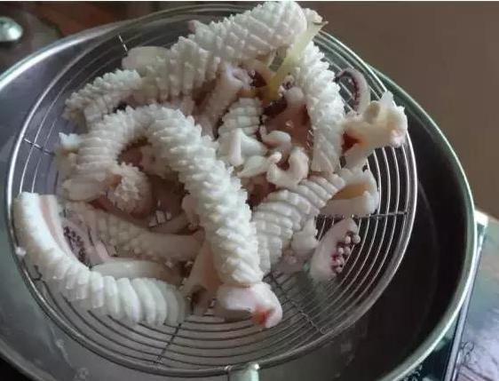 鱿鱼怎样切好看又好吃,卷卷的鱿鱼